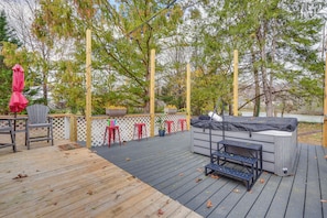 Hot Tub | Deck Seating | Views of the River