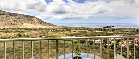 Waianae Vacation Rental | 2BR | 1BA | 806 Sq Ft | Elevator Access