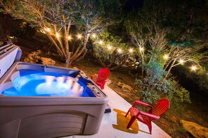 Private hot tub under the stars...