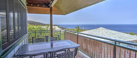 Captain Cook Vacation Rental | 3BR | 3BA | 1,733 Sq Ft | Stairs Required