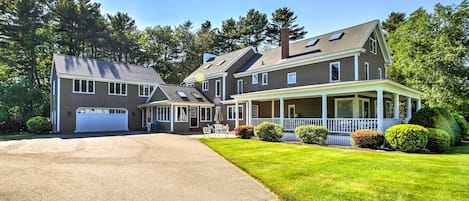 Kennebunk Vacation Rental | 8 BR | 5BA | 5,670 Sq Ft | Stairs Required