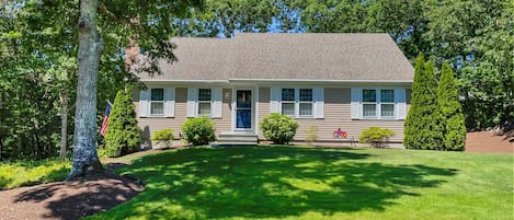 Welcome to: Jack's Little Cape House - 122 Tracy Lane Brewster Cape Cod New England Vacation Rentals