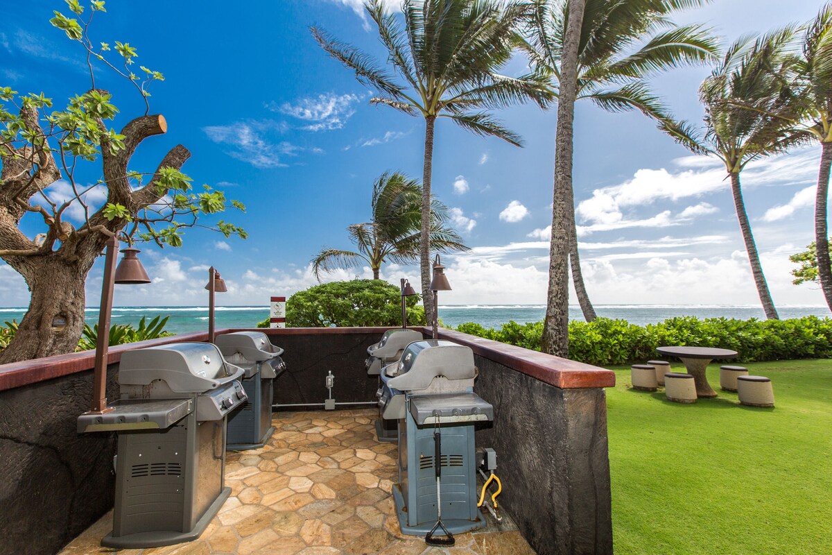 Kapaa Shore Resort A305, Oceanfront, Near Shops, Restaurants & Beaches