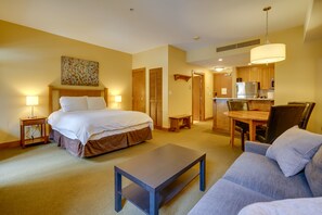 Interior | Open Floor Plan | Free WiFi