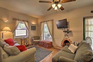Living Room | Fireplace