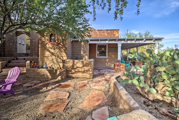 Tuscon Vacation Rental | 1BR | 1BA | 500 Sq Ft | Steps Required