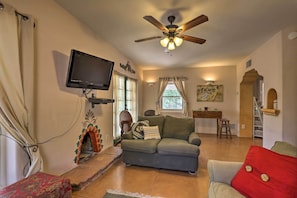 Living Room | Cable TV