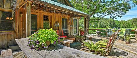 Marble Hill Vacation Rental | 2 Story Cabin | 1BR + Loft | 1.5BA | 1,300 Sq Ft