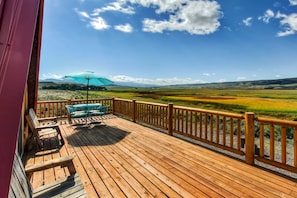 Deck | Outdoor Dining | Views