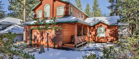 Tahoe Classic - Beautiful Tahoe home in a peaceful neighborhood!