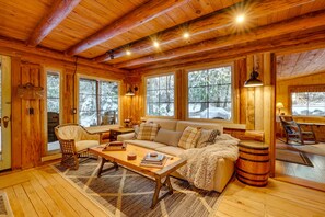 Living Area | Exposed Wood Beams | Gas Fireplace | Free WiFi | 1st Floor