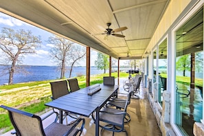 Private Patio | Gas Grill | Kayaks