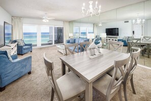 Dining Area - Have a meal while enjoying the view!