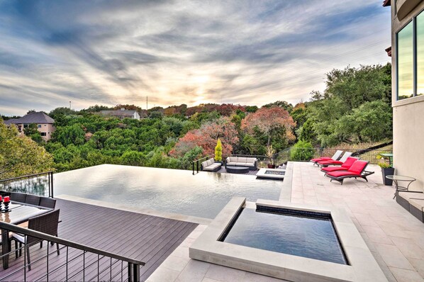 Austin Vacation Rental | 4BR | 3BA | Westlake | 3,000 Sq Ft