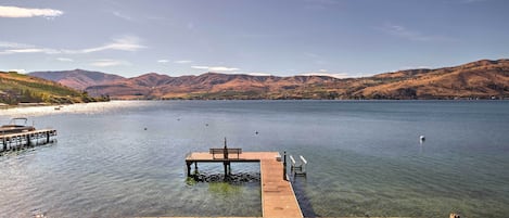 Lake Chelan Vacation Rental | 3BR | 2BA | 1,500 Sq Ft | One Step to Access