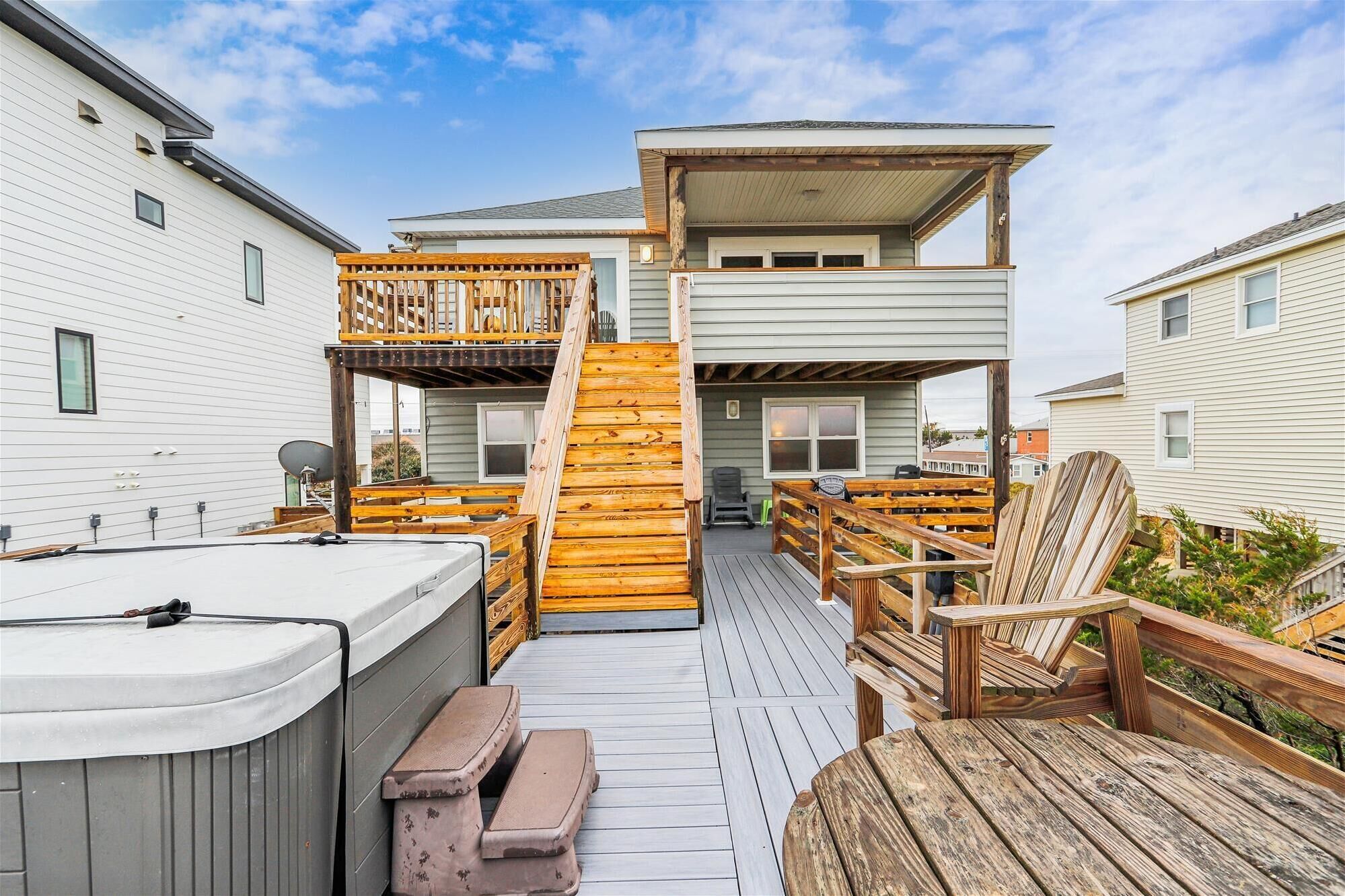KD1905- Oceanfront! With 4 BRs, Hot Tub, Dune-Top Deck and