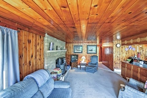 Living Room | TV