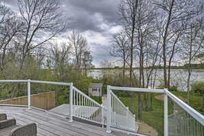 Private Deck | Outdoor Seating