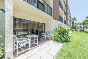 Relax in your lush patio—perfect for sunny breakfasts, lazy afternoons, and creating happy vacation memories!