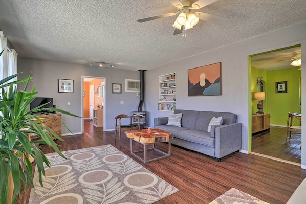 Joshua Tree Vacation Rental | 2BR | 1BA | 984 Sq Ft | Step-Free Entry