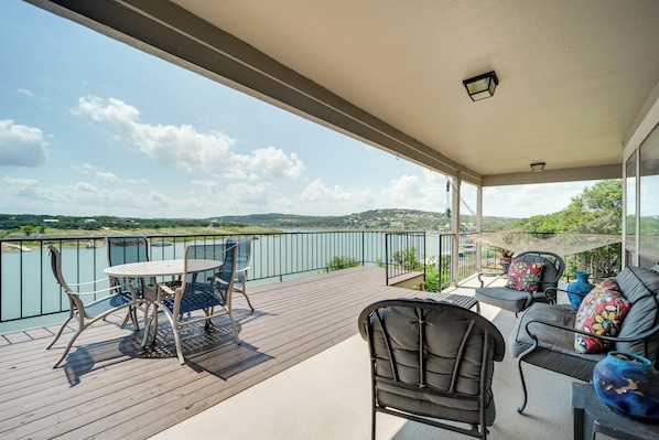 Spicewood Vacation Rental Condo | 1BR | 1BA | 720 Sq Ft | Access by Stairs Only