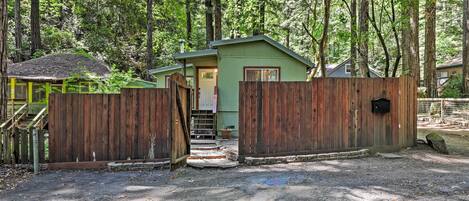 Guerneville Vacation Rental Cottage | 1BR | 1BA | 6 Steps To Access