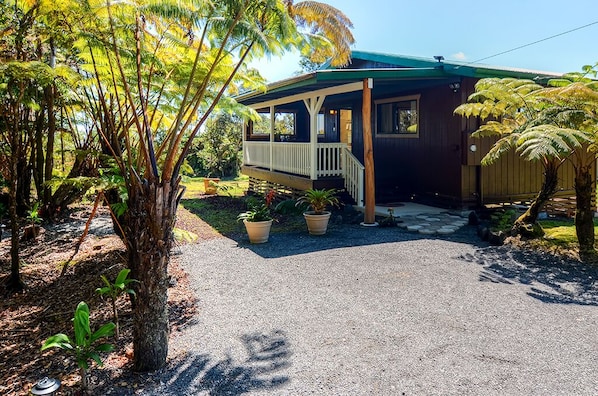 Volcano Vacation Rental | Single-Story Studio | 1BA | 450 Sq Ft