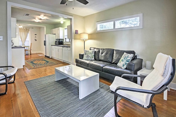 Austin Vacation Rental | 2BR | 2BA | 850 Sq Ft | 2 Steps for Entry