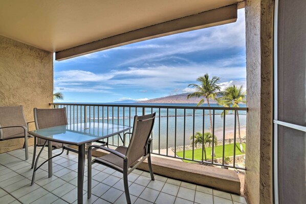 Kihei Vacation Rental | 2BR | 2BA | 880 Sq Ft | Elevator Access