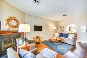 Living Room | Wood-Burning Fireplace | Free WiFi | Cable TV | A/C