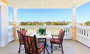 [amenities:Balcony-with-View:1] Balcony with View
