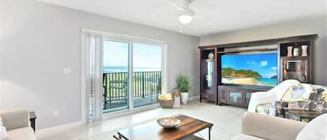 Gorgeous, bright direct oceanfront unit by the Cocoa Beach Pier