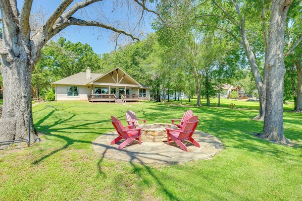 Eustace Vacation Rental House | 4BR | 3BA | 2,416 Sq Ft | Stairs Required