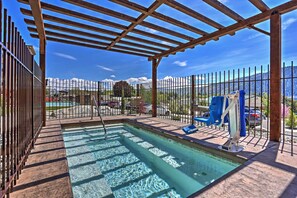 Community Pool (Open Seasonally)