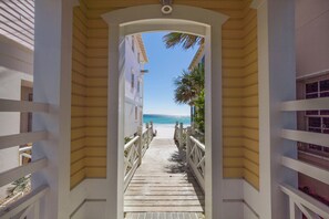 The Hollywood Street private beach access just across the street from Southern Comfort.