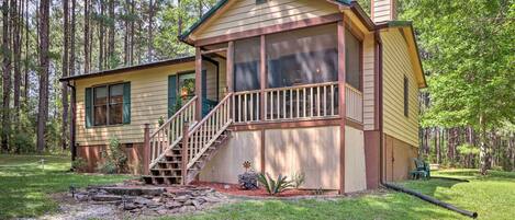 Pine Mountain Vacation Rental Cabin | 2BR | 1BA | 972 Sq Ft | Stairs Required