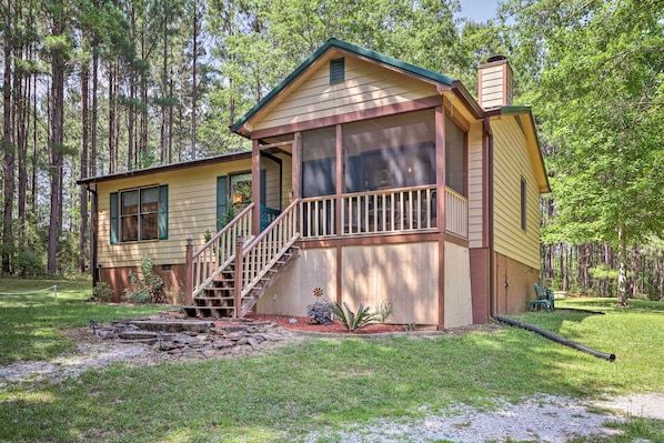 Pine Mountain Vacation Rental Cabin | 2BR | 1BA | 972 Sq Ft | Stairs Required