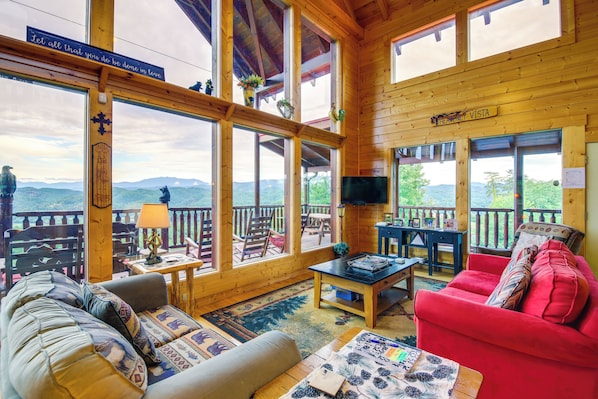 Sevierville Vacation Rental | 4BR | 5BA | Stairs Required | 3,300 Sq Ft