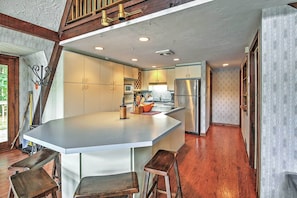 Kitchen | Fully Equipped
