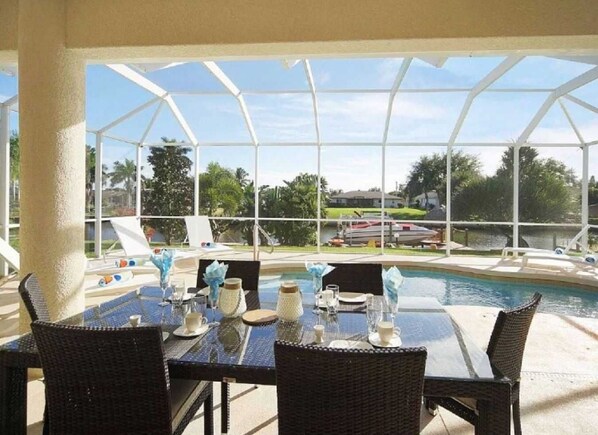 Outdoor dining