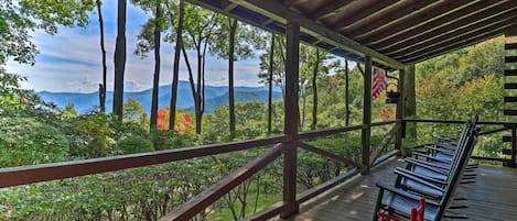 Maggie Valley Vacation Rental | 3BR | 2BA | 1,700 Sq Ft | 2 Stories