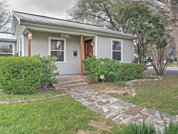 Austin Vacation Rental | 3 BR | 2 BA | 1,500 Sq Ft | 1 Story