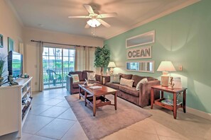 Living Room | 150Mb Free WiFi | Queen Sleeper Sofa