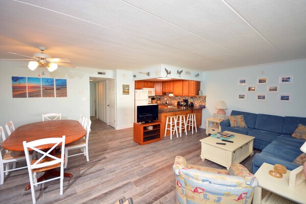Living-Area-204-Canvasback-Ocean-City