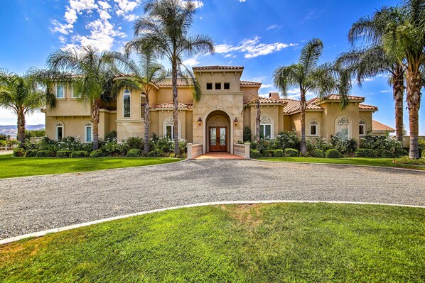 Temecula Vacation Rental | 4BR | 5.5BA | 4,673 Sq Ft | Step-Free Access