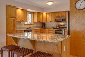 Fully Stocked, Fabulous Kitchen w Premium Appliances