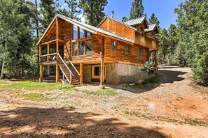 Exterior | Driveway Parking