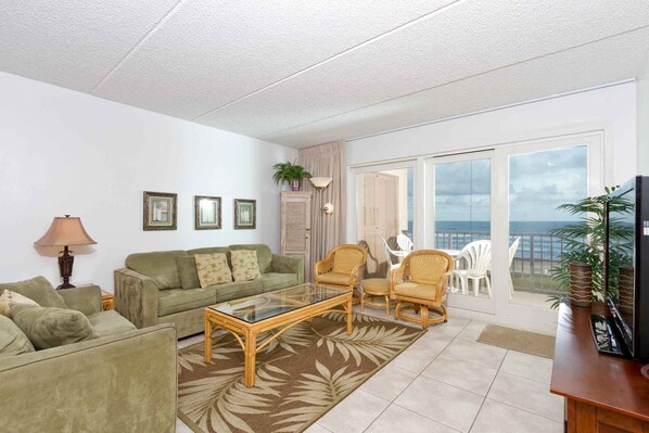 Welcome to your new vacation paradise at Beach House l 502!