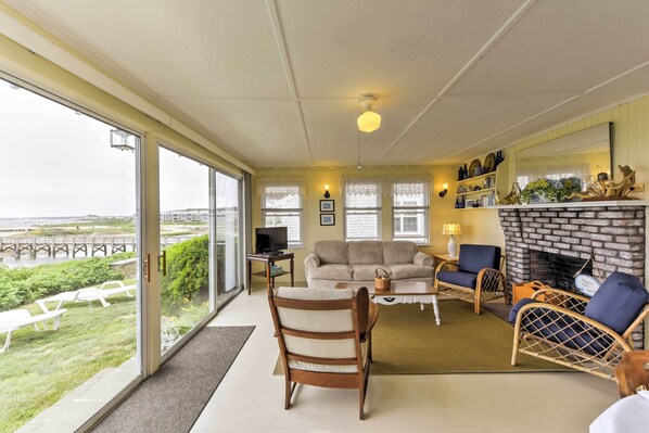 This vacation rental is located in West Yarmouth, Massachusetts and sleeps 5.