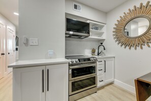 Kitchenette | Cooking Basics | Coffee Maker